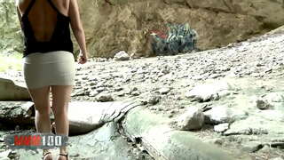 Hứng tình, người phụ nữ đang chờ đợi cho họ cơ hội để làm tình