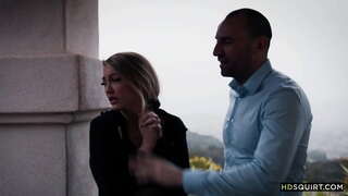 Lớn con trai nghèo cô gái cho đến khi cô ấy phun