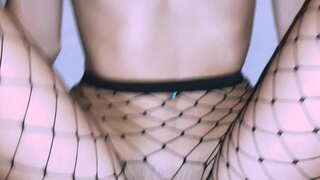 Stepsister fuck lehibe akoho ao amin&#039;ny haizina