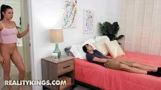 Katotohanan Hari - RK Punong - Kylie Rocket, Ricky espanyol - Sticky Upuan