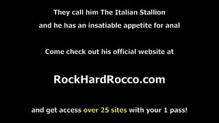 Pokpok stepteen ay nais na maging tulad ng kanyang ina,sila simulan ang halik at pagdila bawat iba pa puke.Biglang ang kanyang stepdad dumating,sa halip ng pagkuha ng galit na galit siya ay nagbibigay-daan sa mga ito sa pagsuso sa lalamunan ang kanyang malaking titi.Sa bumalik siya fucks stepteens puke at wifes masikip masabaw puwit.