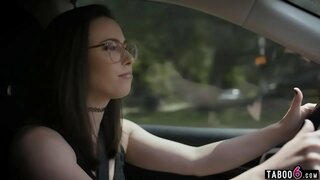 Casey Calvert đi lấy mọi thứ từ chồng cũ