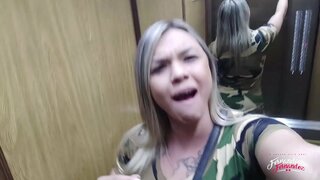 Ⱦ�妹吮吸阴茎，和朋友，d。