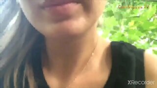 Les femmes savoureux est graba tocandose en public